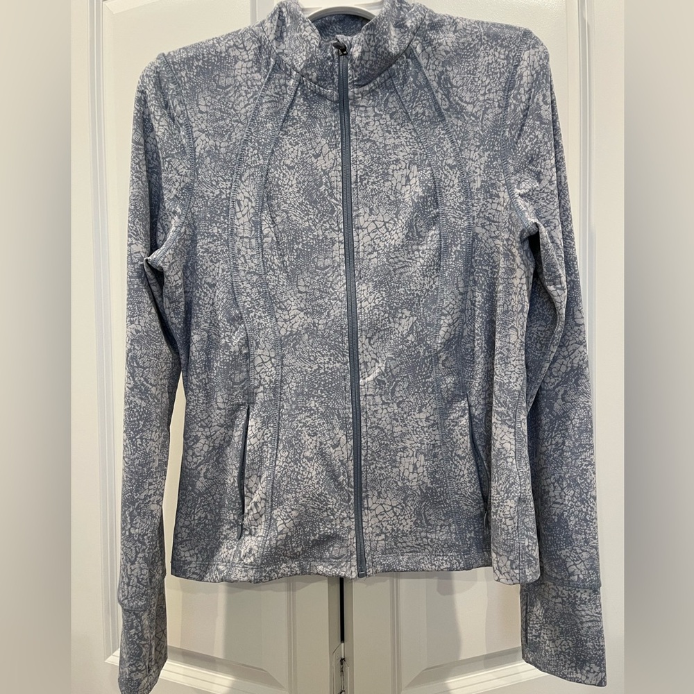 Danskin Women’s M Dusty Blue & White Patterned Full-Zip Jacket